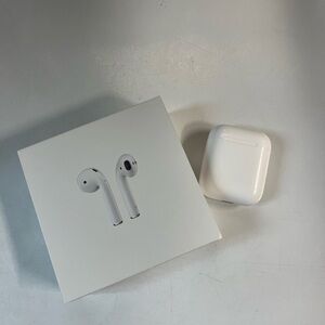Apple AirPods 2nd Generation with Charging Case - White